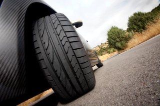 pneumatico su strada